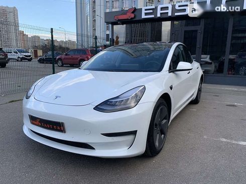 Tesla Model 3 2021 - фото 8