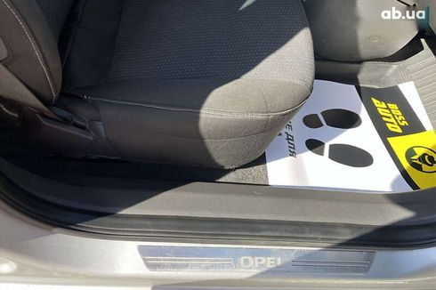 Opel Astra 2010 - фото 25