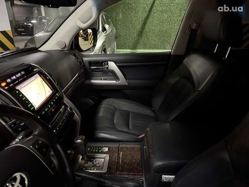 Toyota Land Cruiser 2012 - фото 20