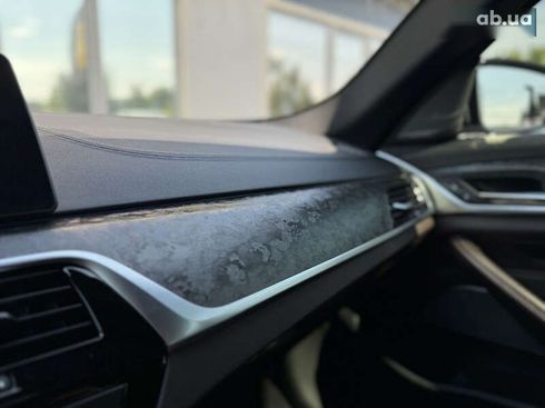 BMW 5 серия 2017 - фото 24