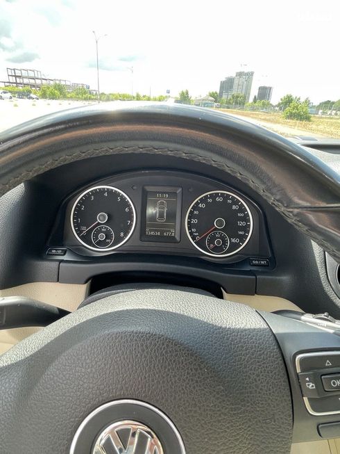 Volkswagen Tiguan 2013 серебристый - фото 6