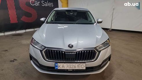 Skoda Octavia 2021 - фото 2
