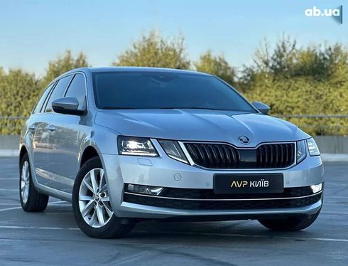 Skoda Octavia 2019 - фото 10