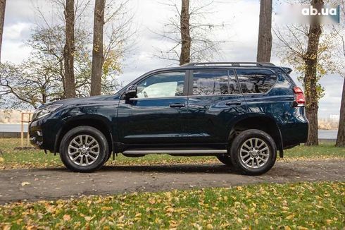 Toyota Land Cruiser Prado 2017 - фото 16