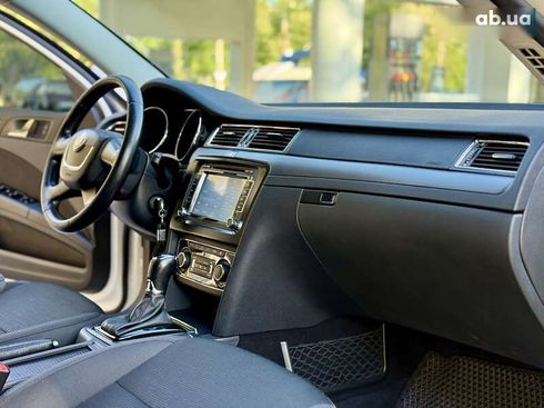 Skoda Superb 2013 - фото 28