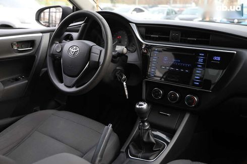 Toyota Corolla 2016 - фото 9