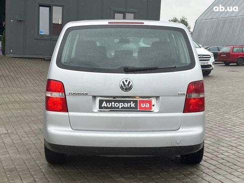 Volkswagen Touran 2005 серый - фото 8