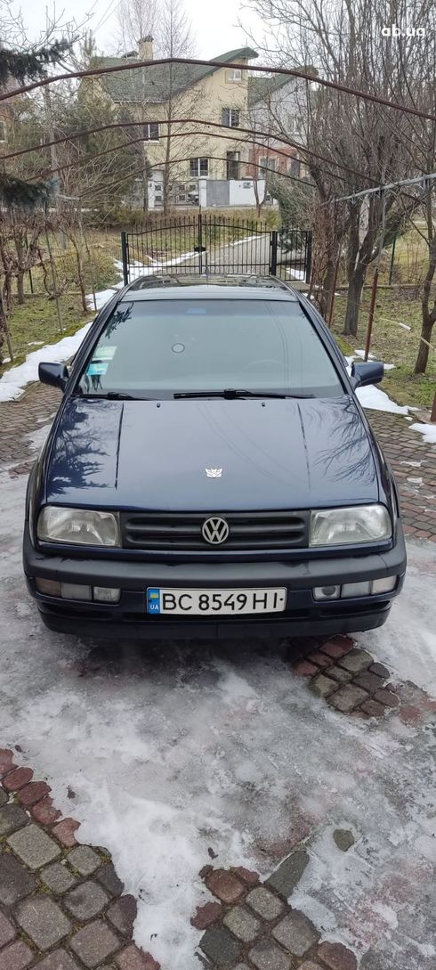 Volkswagen Vento 1994 синий - фото 18