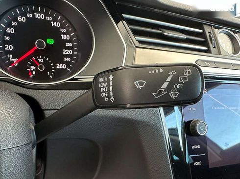 Volkswagen Passat 2019 - фото 21