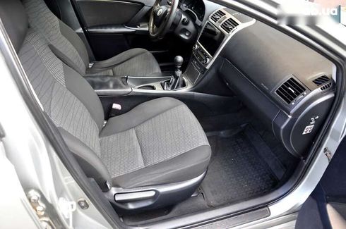 Toyota Avensis 2011 - фото 26