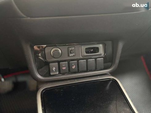 Mitsubishi Outlander 2020 - фото 29