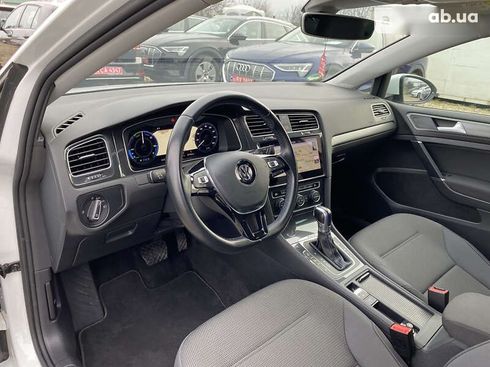 Volkswagen e-Golf 2019 - фото 25