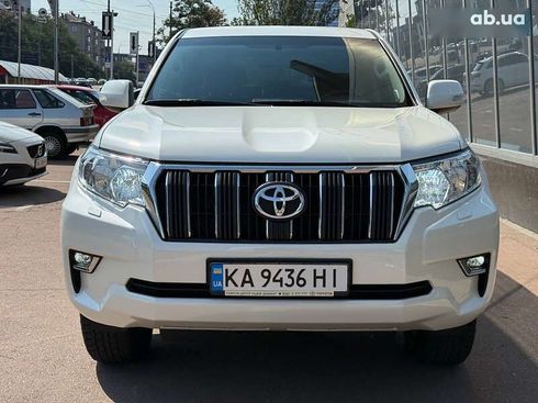 Toyota Land Cruiser Prado 2019 - фото 3