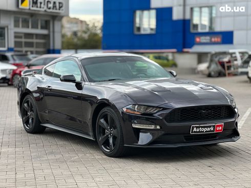 Ford Mustang 2022 черный - фото 3