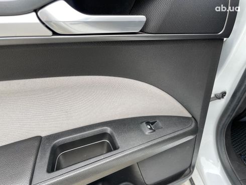 Ford Fusion 2016 белый - фото 18