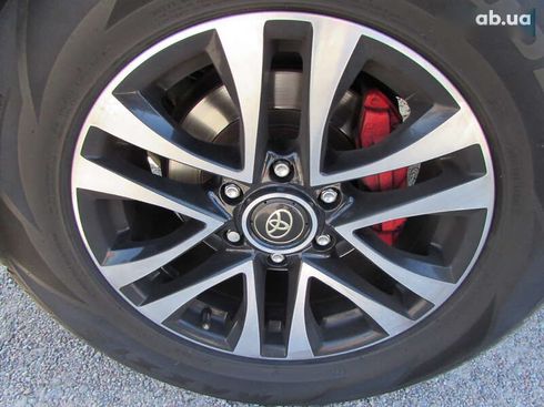 Toyota Land Cruiser Prado 2011 - фото 6