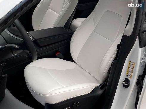 Tesla Model Y 2024 - фото 13