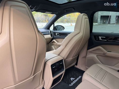 Porsche Cayenne 2021 - фото 25