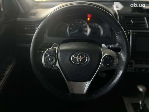 Toyota Camry 2014 - фото 18