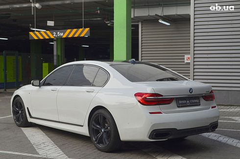 BMW 7 серия 2017 белый - фото 6