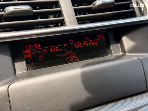 Citroёn C4 2011 белый - фото 17