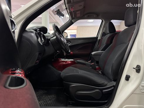 Nissan Juke 2012 белый - фото 8