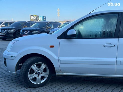 Ford Fusion 2011 белый - фото 3