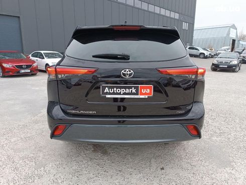 Toyota Highlander 2021 коричневый - фото 11