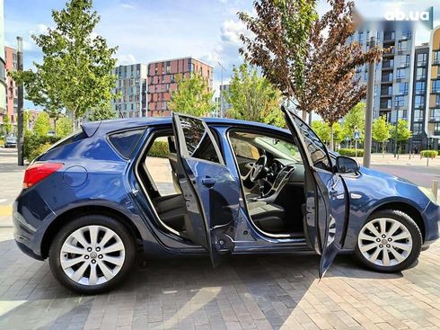 Opel Astra 2010 - фото 26