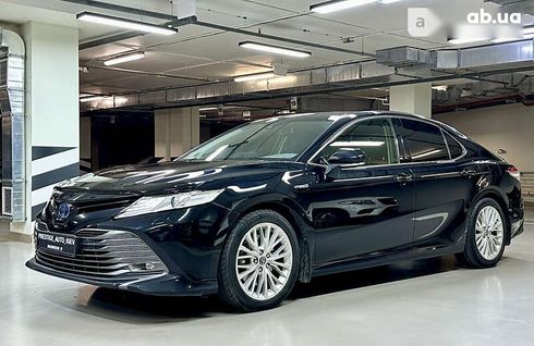 Toyota Camry 2019 - фото 17