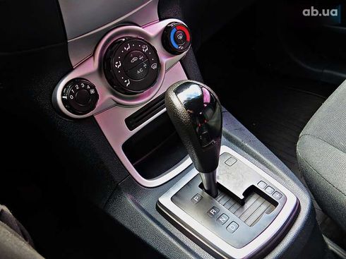 Ford Fiesta 2011 - фото 10