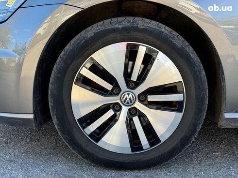 Volkswagen e-Golf 2016 серый - фото 10