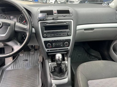 Skoda Octavia 2010 серый - фото 25