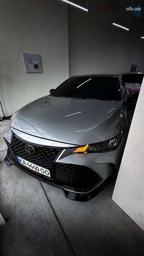 Toyota Avalon 2019 - фото 2