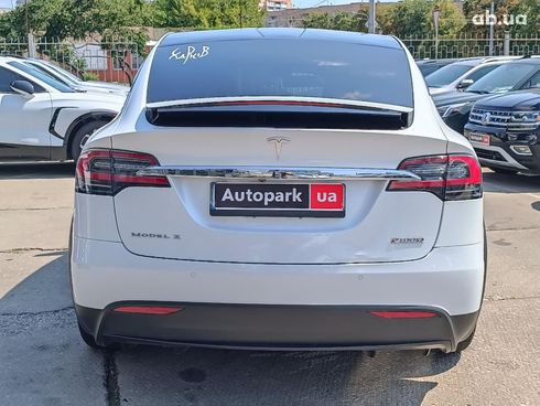 Tesla Model X 2018 белый - фото 13