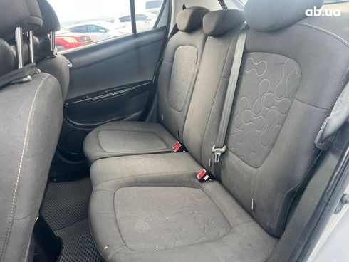 Hyundai i20 2011 серый - фото 32