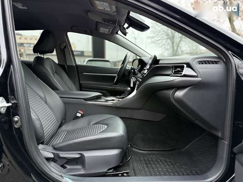 Toyota Camry 2023 - фото 11