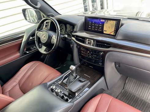 Lexus LX 2018 - фото 17