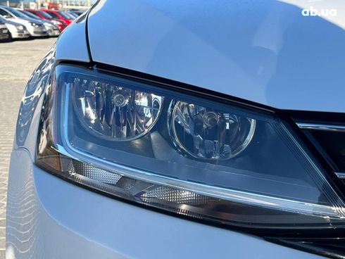 Volkswagen Jetta 2016 белый - фото 13