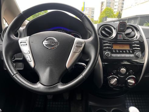 Nissan Note 2016 белый - фото 32