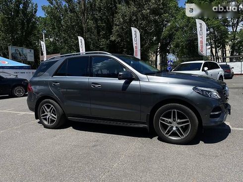 Mercedes-Benz GLE 250 2017 - фото 11