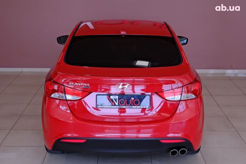 Hyundai Elantra 2013 красный - фото 6