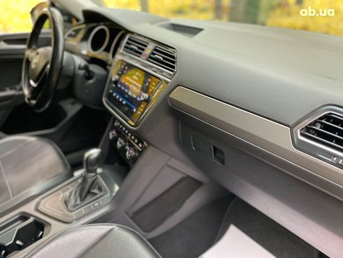 Volkswagen Tiguan 2017 серый - фото 42
