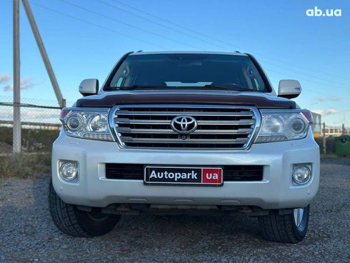 Toyota Land Cruiser 2012 белый - фото 2