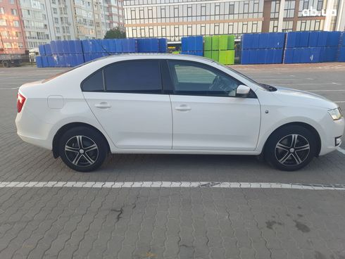 Skoda Rapid 2013 белый - фото 7