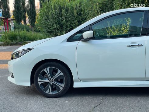 Nissan Leaf 2020 белый - фото 16