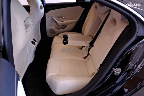 Mercedes-Benz CLA-Класс 2019 черный - фото 9