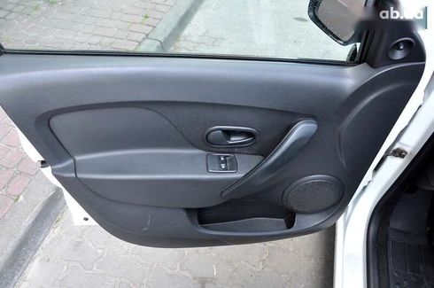 Renault Logan 2016 - фото 13