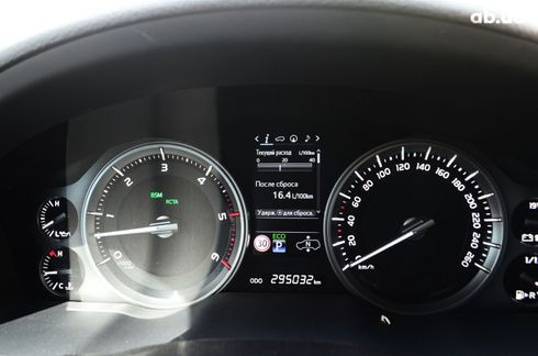 Toyota Land Cruiser 2016 белый - фото 15
