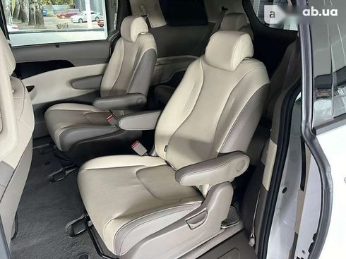 Kia Carnival 2021 - фото 18